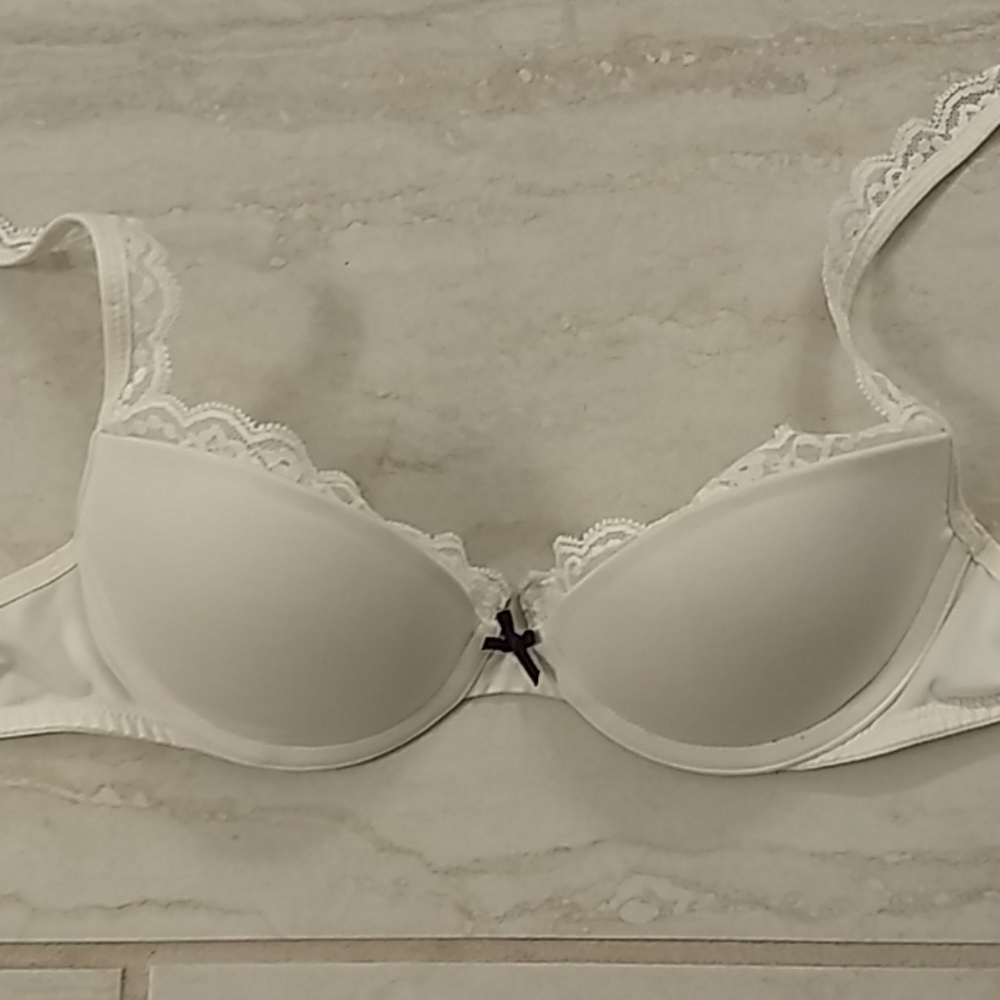Gilly Hicks demi push up bra sz 32b